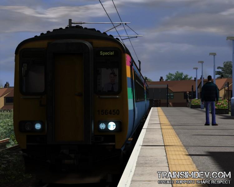 Class 156 at Harwich Town (1)