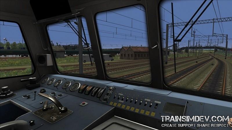 Class 86 at Parkeston Quay